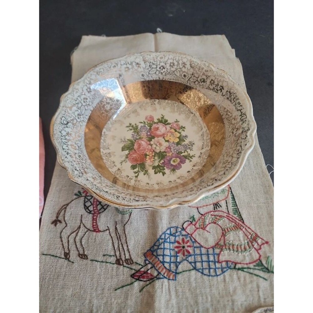 Vintage Homer Laughlin Virginia Rose 9.5" Serving Bowl 22K Gold 1938